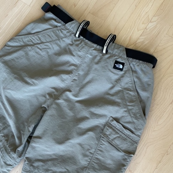The North Face Zip Off Pants to Shorts - Picture 3 of 15